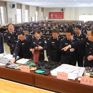 陕西省监狱局组织各处室负责人分两次考察调研黄陵警察职工服装加工培训工作